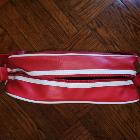 Red and White Retro Shoulder Bag with Sporty Design - Picture 9 of 14